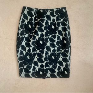 Size 2 Ann Taylor black lace skirt